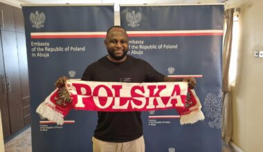 46-letni Emmanuel Olisadebe odwiedził w ostatnich dniach Ambasadę Polski w Nigerii
