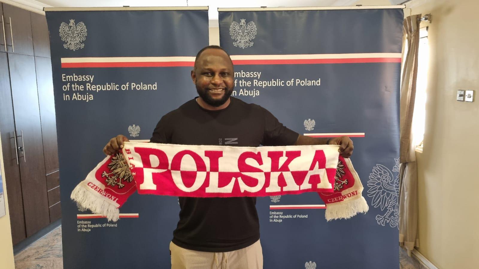 46-letni Emmanuel Olisadebe odwiedził w ostatnich dniach Ambasadę Polski w Nigerii