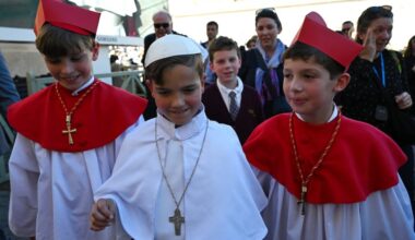 Chicago schoolkids who staged mock conclave met Pope Leo!