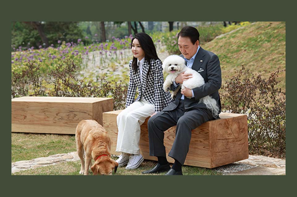 South Korean former first couple ordered diplomats to arrange special treatment for their dog on France trip