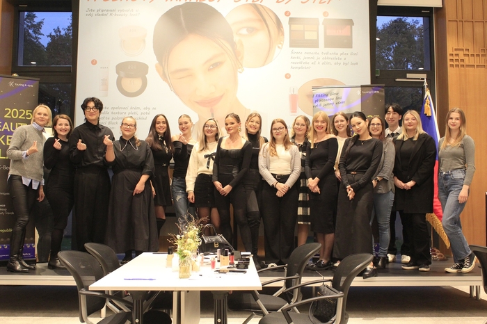 Visiting K-Beauty Makeup Class held at the Embassy of the Republic of Korea in Prague on October 23rd and 24th / Photo = Czech Culture Promotion Center