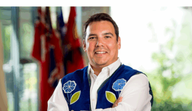 Niigaan Sinclar's headshot.