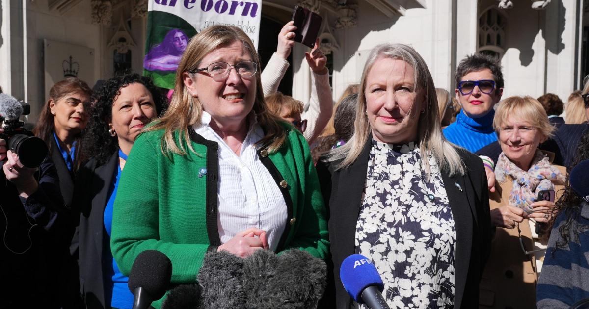 Police to 'review' warning to For Women Scotland campaigner over brolly complaint