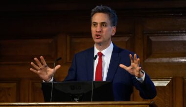 UK considers plans to cut VAT on household energy bills