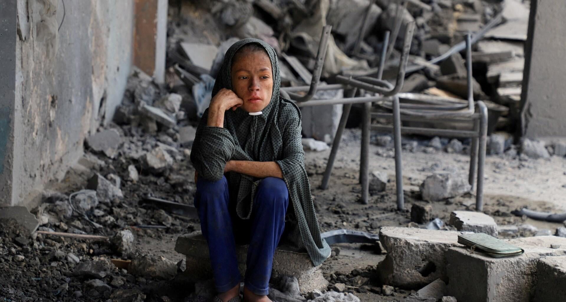 Israel threatens all staying in Gaza City, kills at least 53 in enclave