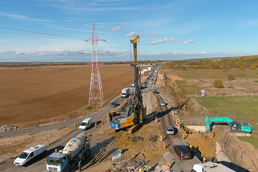 Pasajul suprateran de la ieșirea din Oradea spre Biharia: au fost...