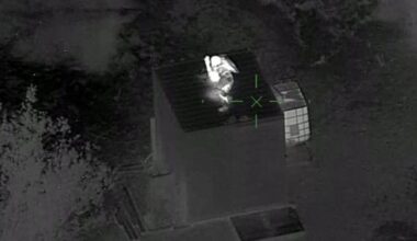 Tide traps tourist on Sunday stroll to an island in east Auckland