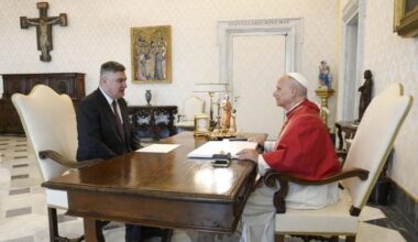 Croatian president meets the Pope and invites him to Croatia