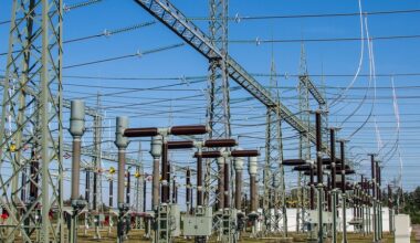 Romanian power distributor Electrica to build 15 battery systems totaling 1 GWh