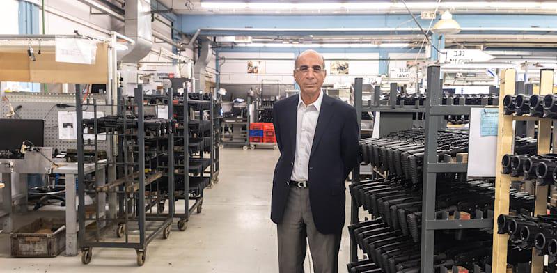 Israeli joint venture wins huge Indian army rifle deal | Sami Katsav’s Israel Weapons Systems and India’s Adani Group’s joint venture PLR Systems will deliver 425,000 CQB carbine assault rifles to the Indian Army.