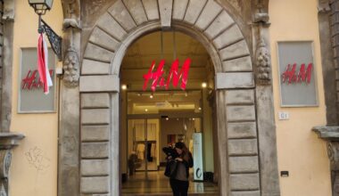 Spectacular shop entrance. Pisa, Italy. OC.