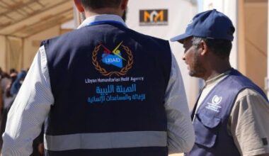 Distribution of food baskets to Sudanese refugees in Kufra