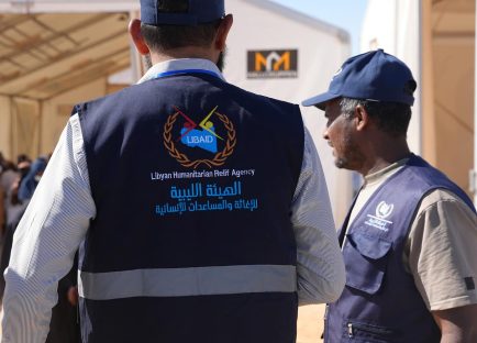 Distribution of food baskets to Sudanese refugees in Kufra