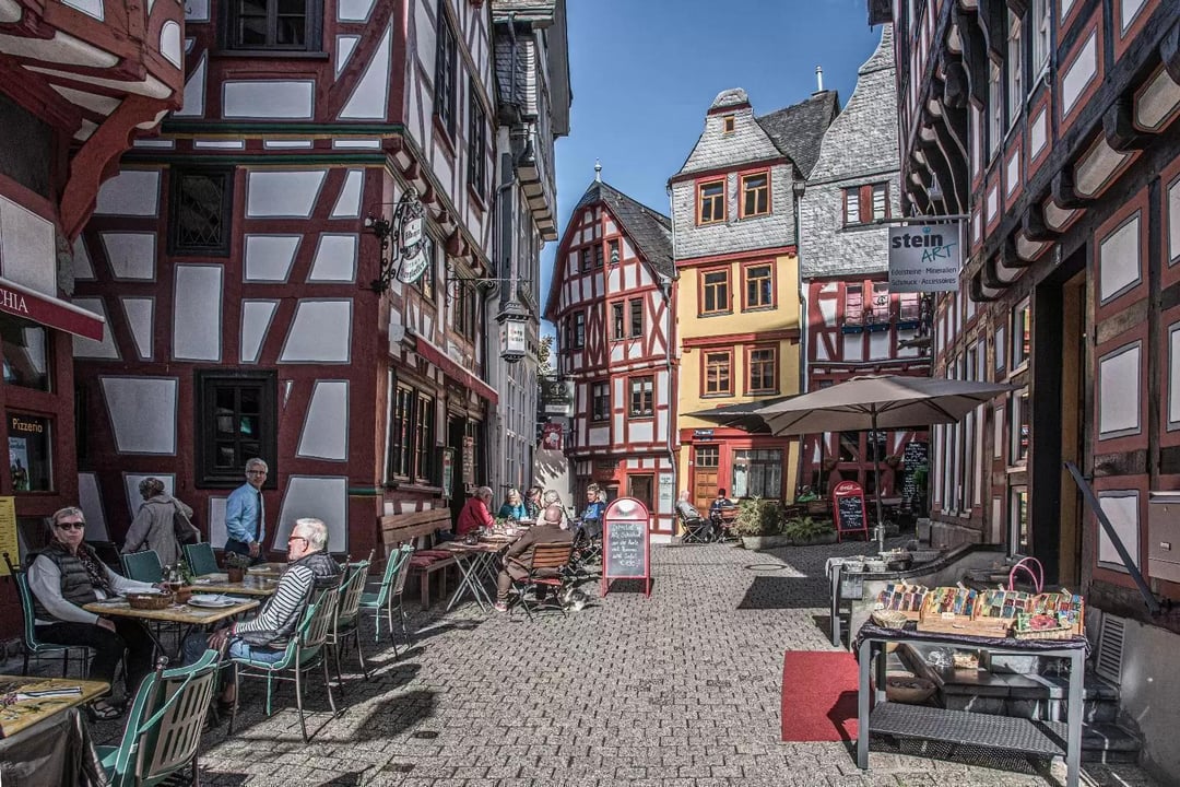 Happy German unity day to all the Hanses and Ulrikes! Post your favourite things about them