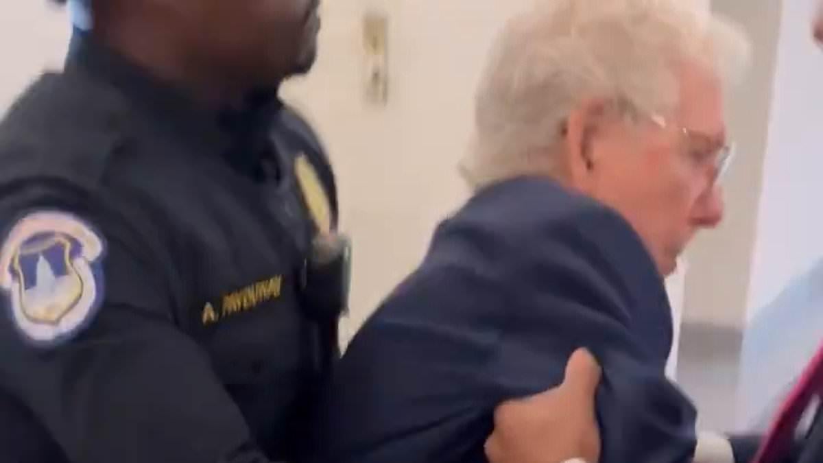 Mitch McConnell collapses inside Senate