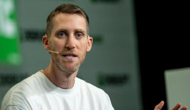 Wiz CEO Assaf Rappaport steps toward sports ownership with Hapoel Tel Aviv talks