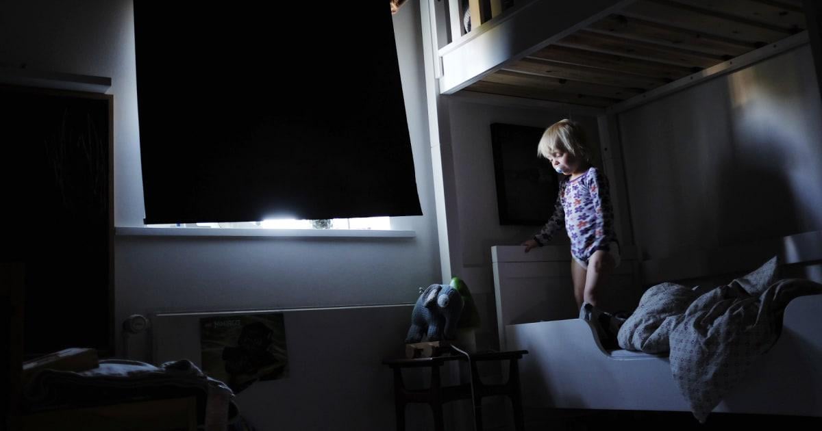 Man kan ikke tale om dårligt opdragede børn uden at tale om forældrenes tidsknaphed - Den moderne familie er fanget i et tempo, hvor børns behov for tid med forældre kolliderer med arbejdsmarkedets krav. Tidsknapheden er ikke et individuelt problem, men et strukturelt svigt