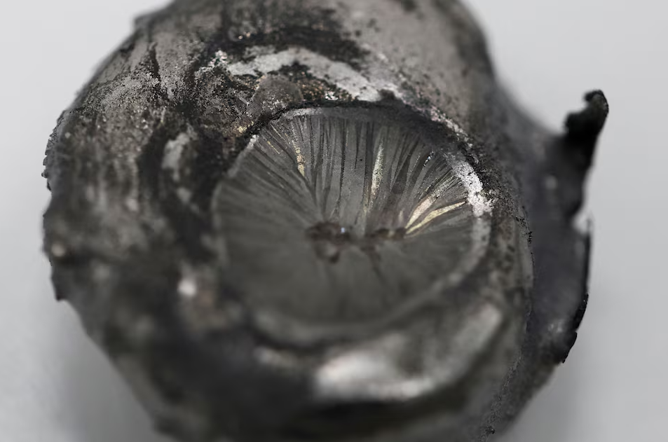 A sample of terbium (Tb) is displayed at the Laboratory of Physics and Material studies (LPEM) in Paris, France, June 23, 2025. Photo: REUTERS/Benoit Tessier/File Photo