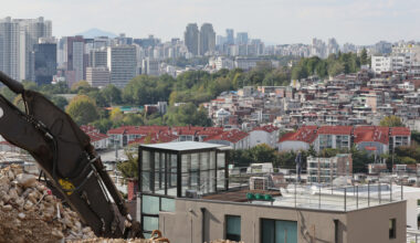 The Democratic Party of Korea is accelerating its drive to expand real estate supply on the 23rd, even suggesting the possibility of easing and abolishing the reconstruction excess profit return system (re-invitation). The photo shows a construction site in Yongsan-gu, Seoul, on the 23rd. [Yonhap News]