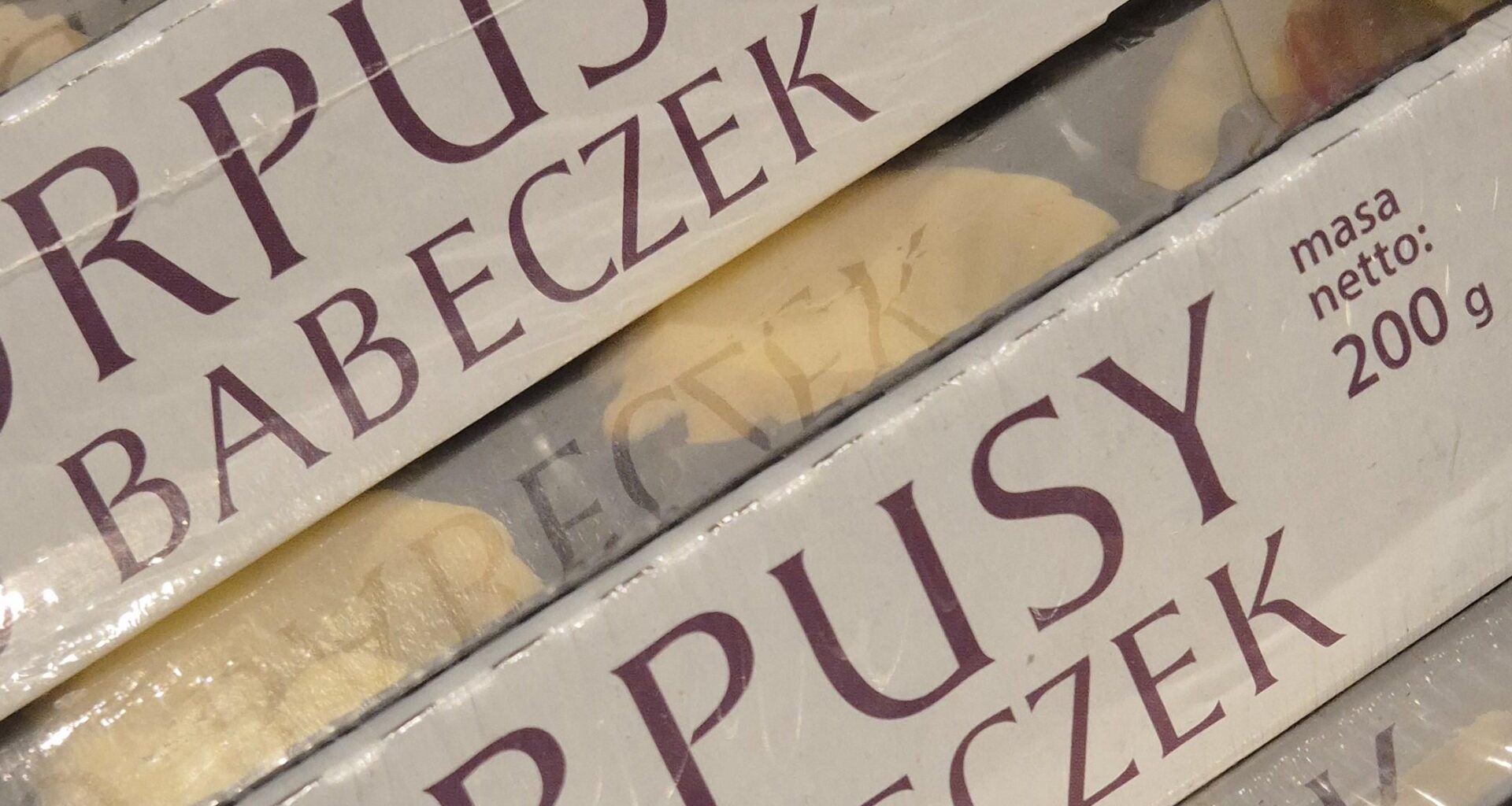 Ciała dziewczyn. Truchła kobiet.