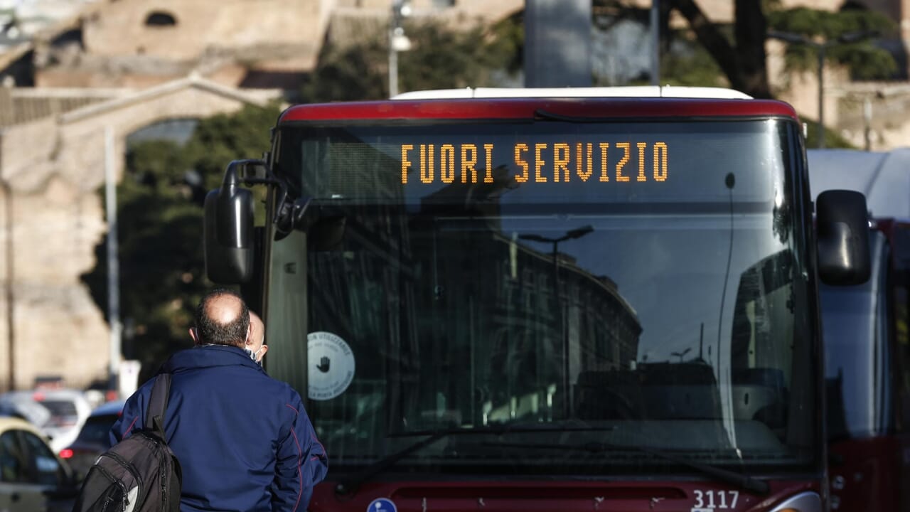 Oggi c'è sciopero a Roma. Gli orari, le linee sospese e i mezzi garantiti