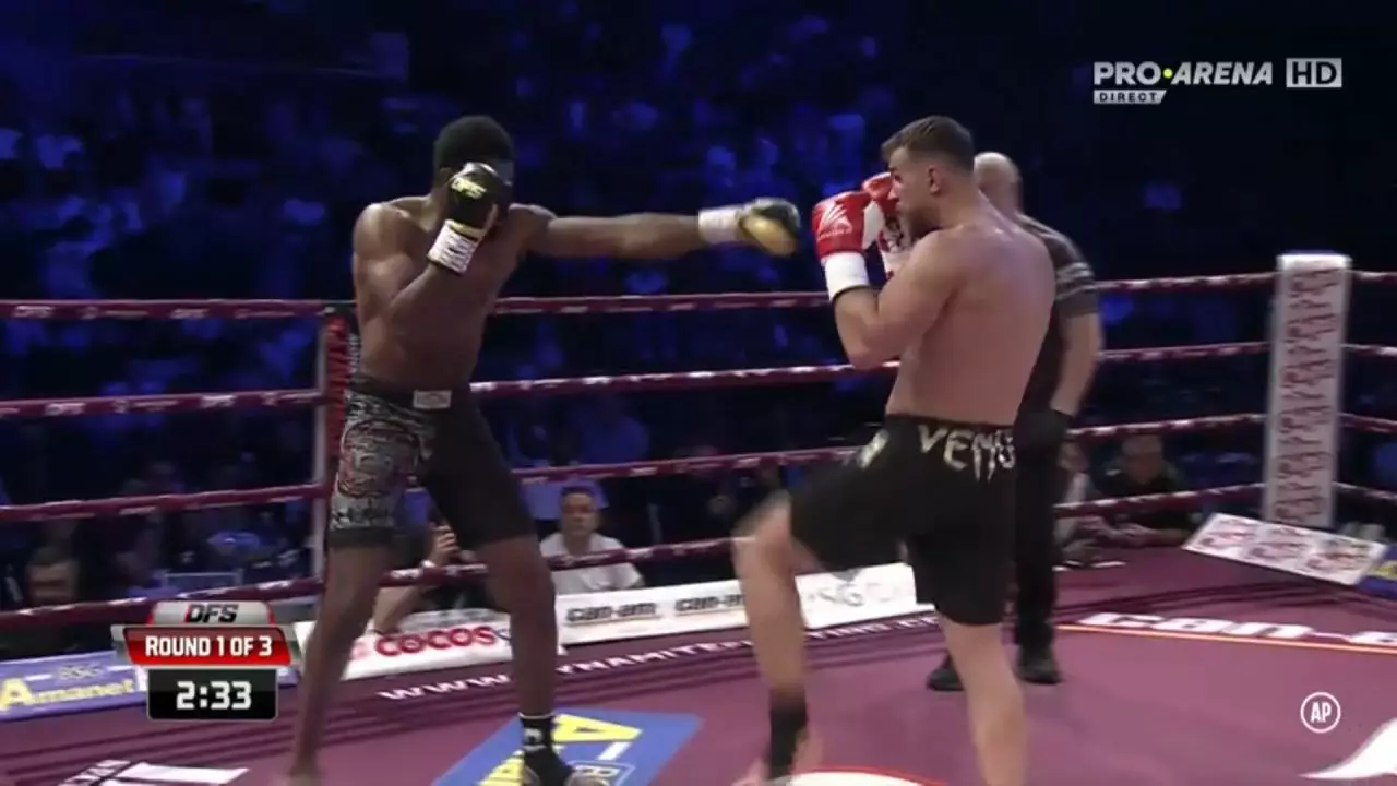 Ștefan Lătescu revenire de senzație la DFS! Vezi cum și-a făcut KO adversarul în 30 de secunde