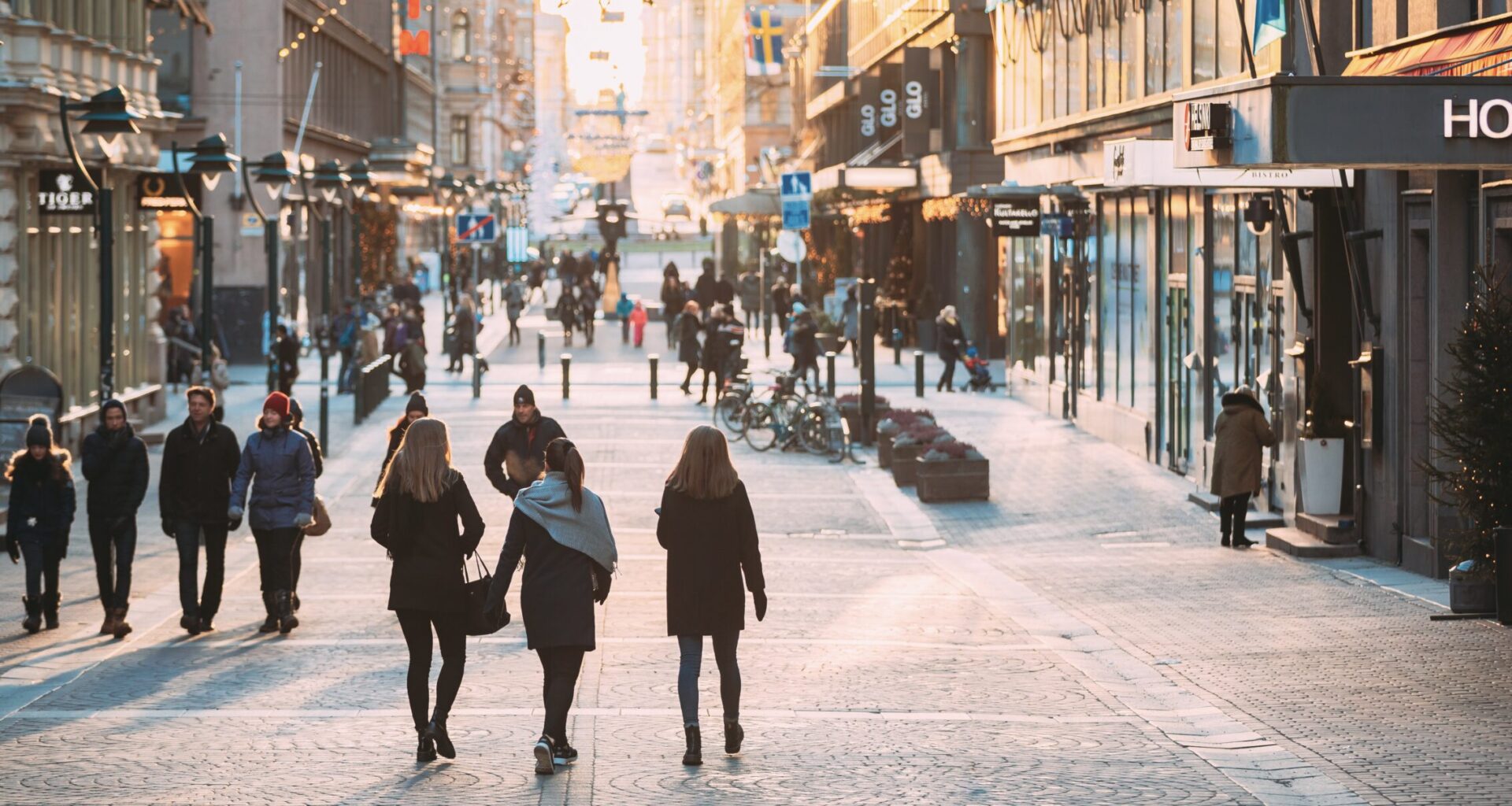 Survey: Support for Ukraine drops in Poland, Romania, but rises in Scandinavia
