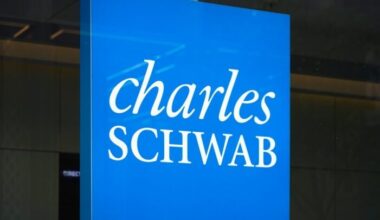 Charles Schwab Says that a Split Is Growing Between Wall Street and Retail Investors