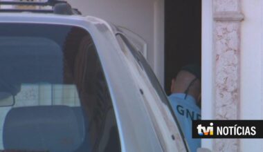 Arrendaram uma casa em Mafra, pagaram três meses e lá continuam. Entretanto passaram-se cinco anos