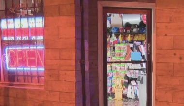 Group of 6 men steal ATM from business on Chicago's West Side