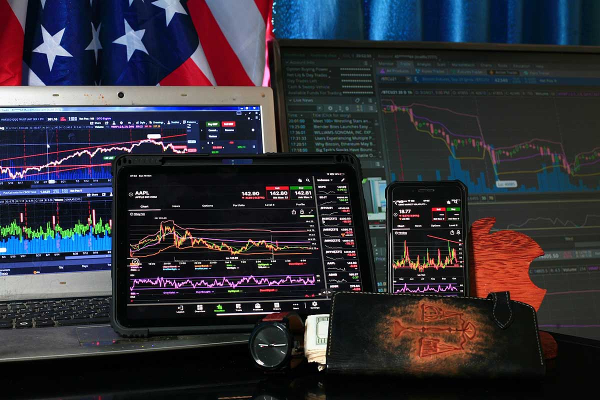 Political Turmoil in Japan and France Rattles Global Markets Amid U.S. Shutdown Fears