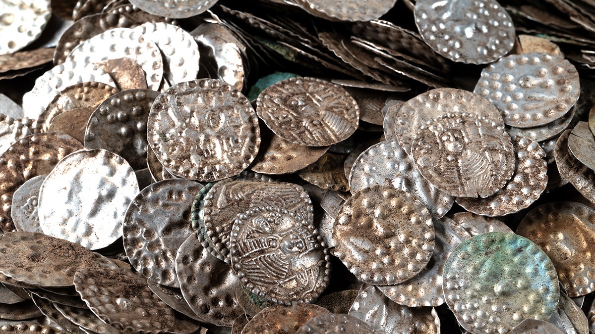 Display of coin hoard