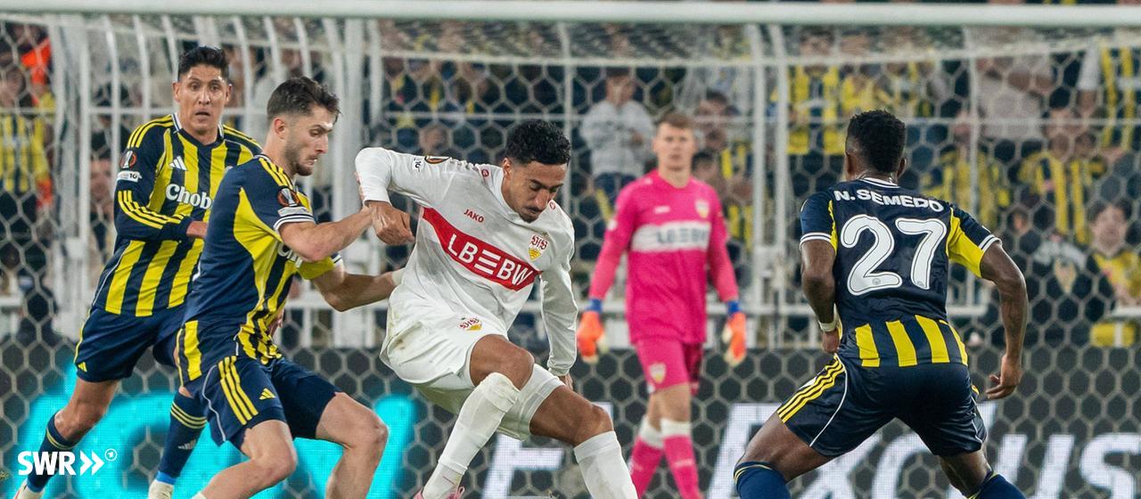 Fenerbahce Istanbul gegen VfB Stuttgart in der Europa League | IMAGO, Imago Images / Eibner-Pressefoto Edward Cheung Fenerbahce Istanbul gegen VfB Stuttgart in der Europa League