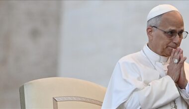 Pope sends antibiotics to Gaza as aid resumes
