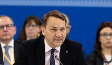 Poland “cannot guarantee” Putin would not be arrested if he flies through Polish airspace to Hungary