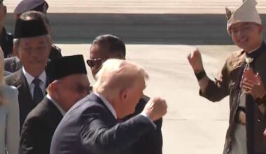 Trump dances on red carpet as he arrives in Malaysia