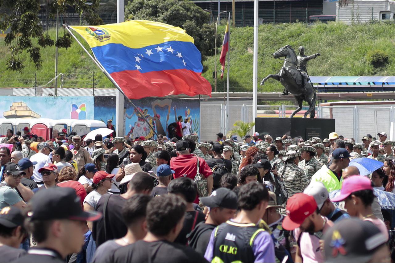 Supporters of Venezuelan President Nicolas Maduro participate in a protest in front of the United Nations headquarters in Caracas, Venezuela on October 6, 2025. (AA Photo)
