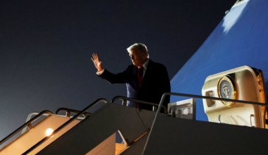 Trump suggests Netanyahu pardon during Israeli parliament address