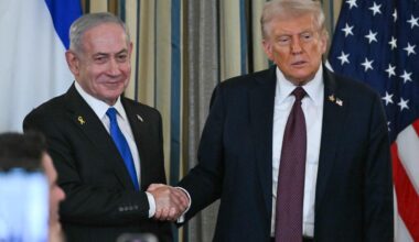 US President Donald Trump and Israeli Prime Minister Benjamin Netanyahu shake hands at the conclusion of a joint press conference in the State Dining Room of the White House in Washington, DC on September 29, 2025. (ANDREW CABALLERO-REYNOLDS / AFP)