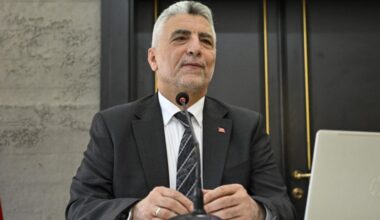 Türkiyes Trade Minister Omer Bolat delivers a speech at the Century of Trade in the Century of Türkiye Conference, organized by the Turkish Parliamentarians Association Branch in Istanbul, Feb. 16, 2025. (AA Photo)