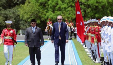 Indonesian President Prabowo Subianto welcomes Turkish President Recep Tayyip Erdogan with an official ceremony upon his arrival in Bogo, Indonesia, on Feb. 12, 2025. (Turkish Presidency / AA Photo)