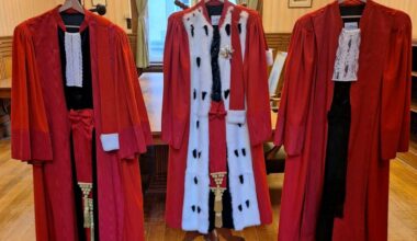 Togas van de raadsheer, advocaat-generaal, eerste voorzitter, procureur-generaal en de griffie van het hof van cassatie