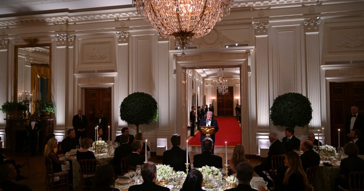 Bipartisan US governors' group divided over POTUS deployment of troops to states