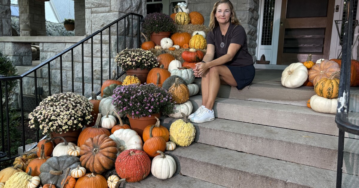 Porch pumpkin styling business is smashing success in central KY