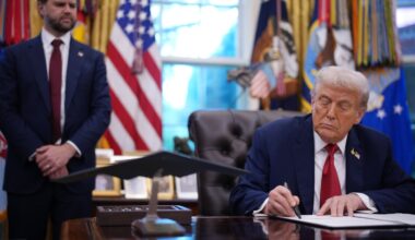 Trump’s TikTok deal terms called a ‘shakedown ’ by experts : NPR