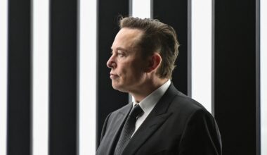 Tesla CEO Elon Musk’s pay lawsuit hits Delaware Supreme Court : NPR