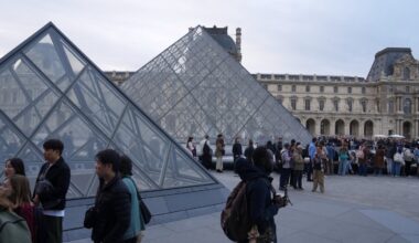 The Louvre reopens 3 days after French crown jewel heist