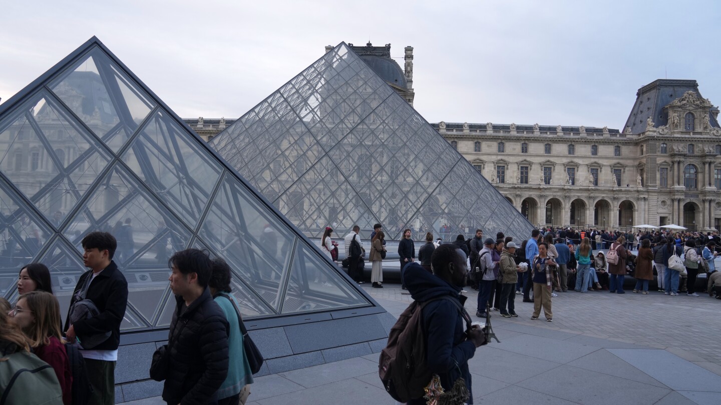 The Louvre reopens 3 days after French crown jewel heist