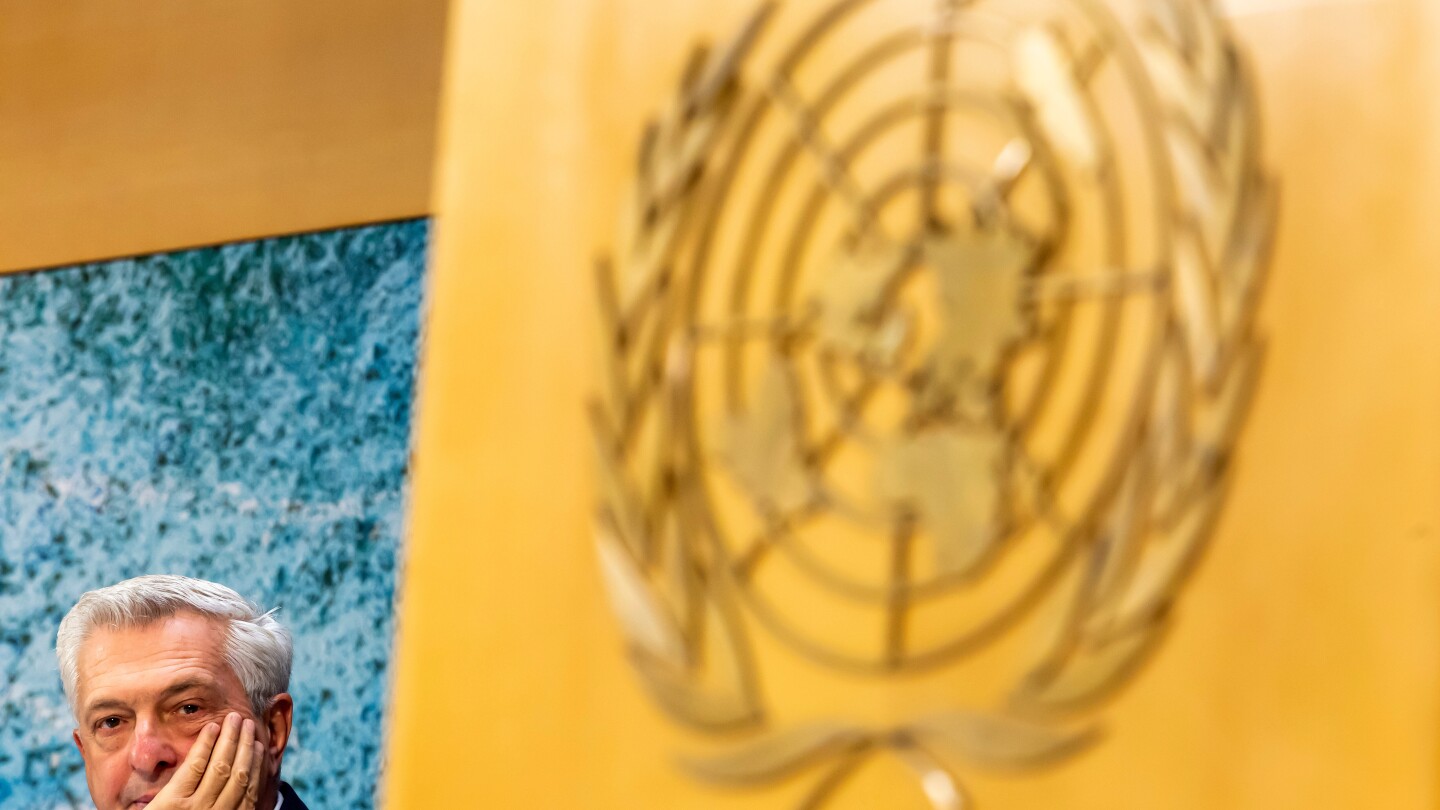UN refugee agency chief concerned about backlash against migrants