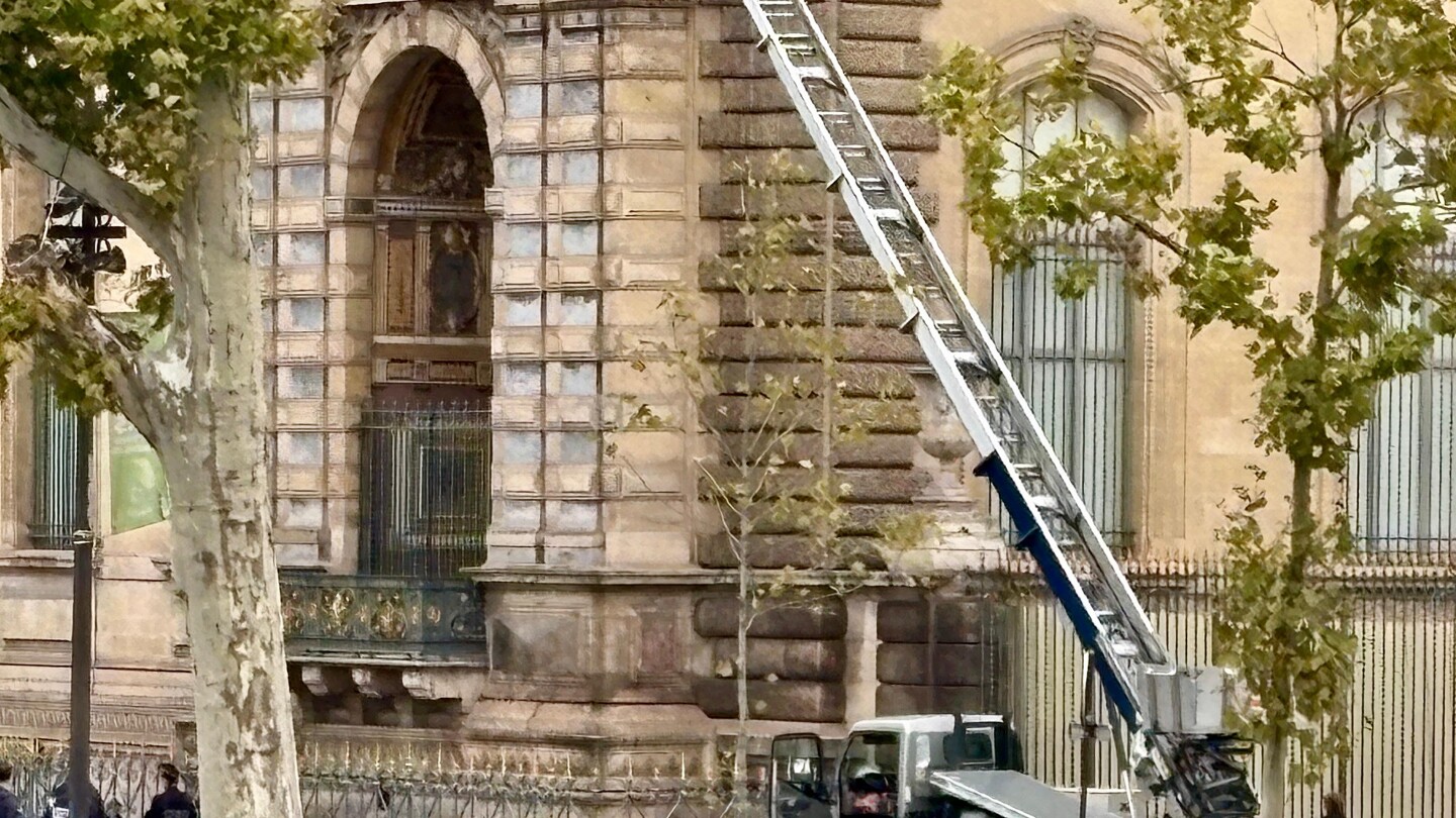 Thieves use basket lift in daring Louvre robbery, steal priceless jewels